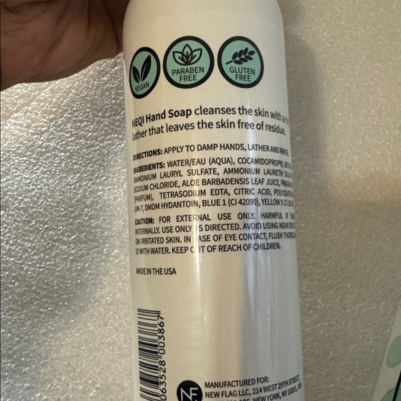 Hand Soap with Aloe Vera - White-2 bottles--16 Fl oz / 473 ml e . - Picture 4 of 10